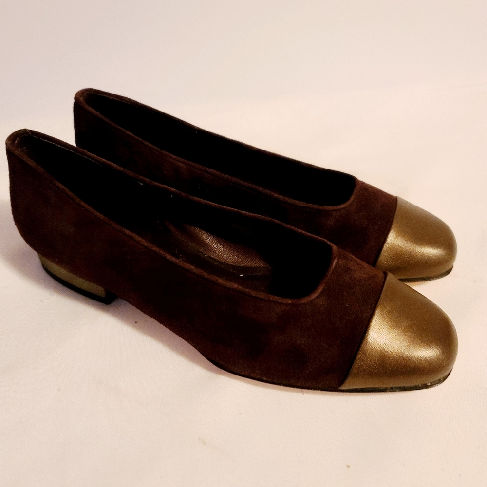Vaneli brown and gold new womans loafers 6W